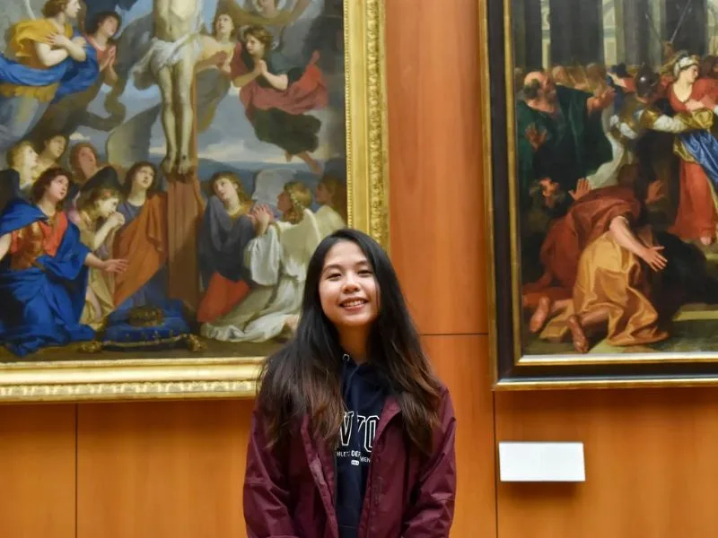 bao tang louvre bieu tuong nghe thuat giua long paris